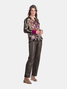 MUCHO GUSTO® Blouse Monza in Silk with Camouflage Paisley Print and Chain Details.