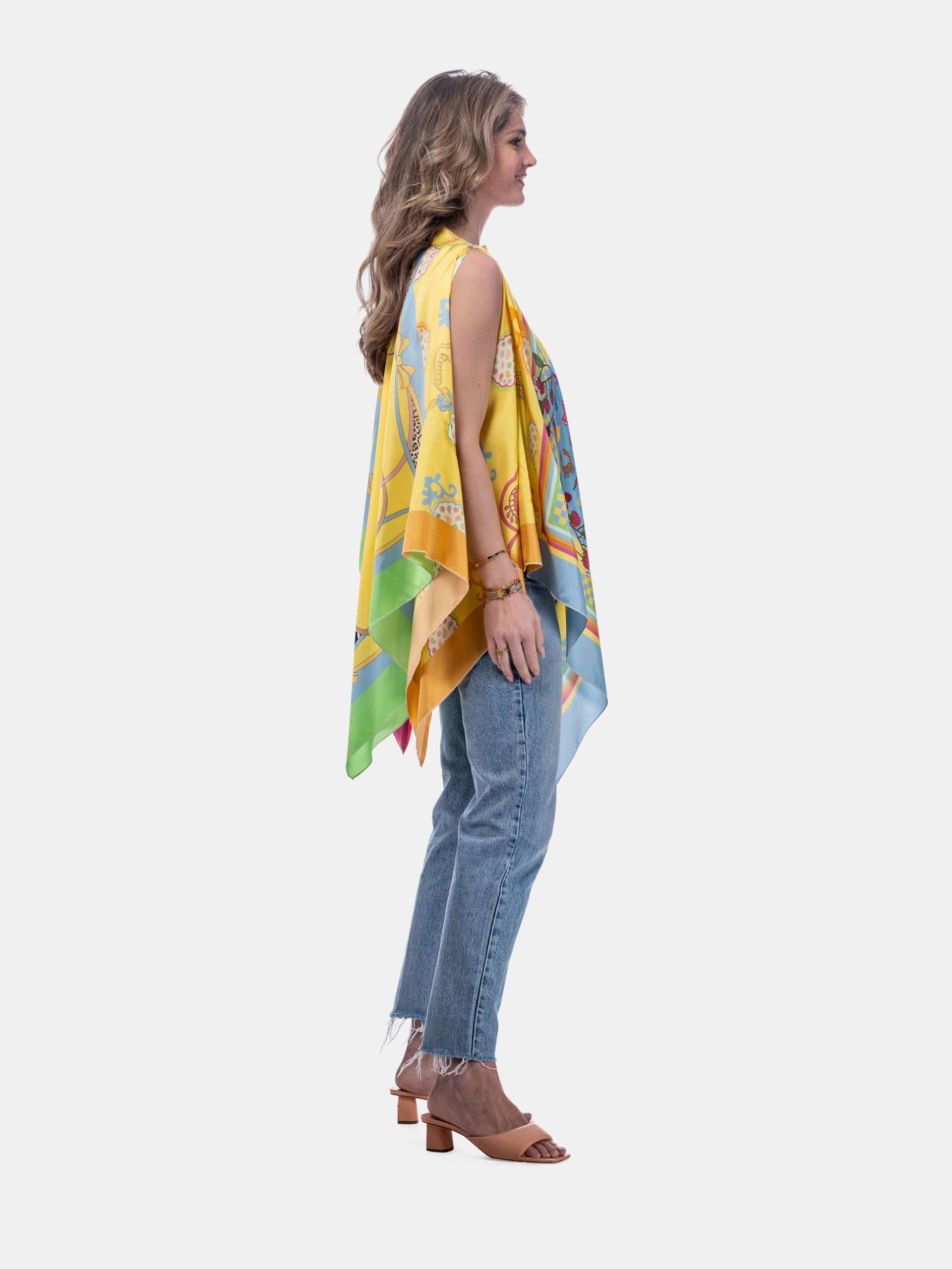 MUCHO GUSTO® Poncho Vita Yellow Lively Print