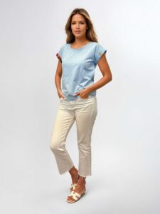 MUCHO GUSTO® Top Paratico Lichtblauwe Elegantie