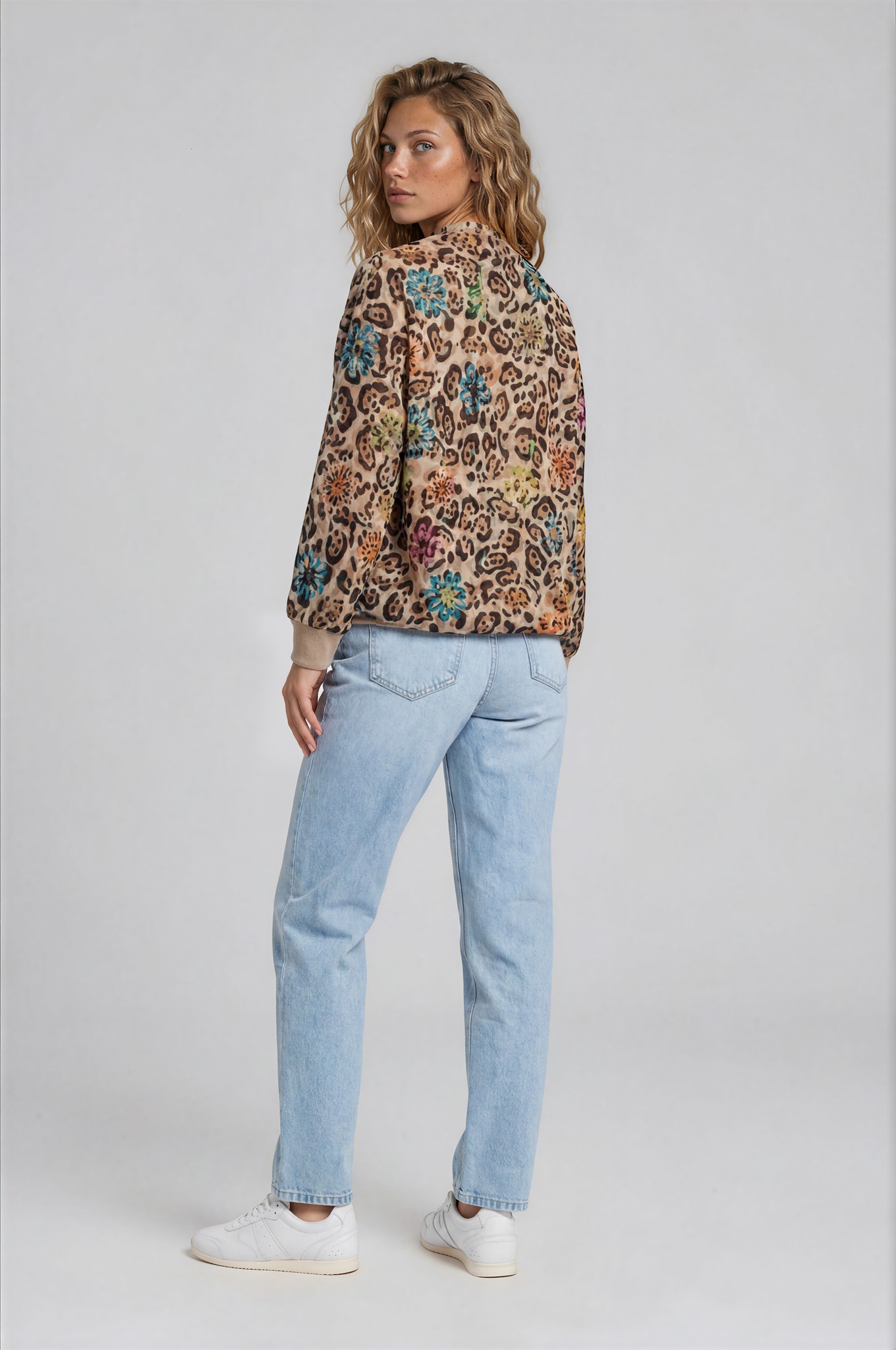 MUCHO GUSTO® Blouse Termoli Luipaard Bloem Elegantie